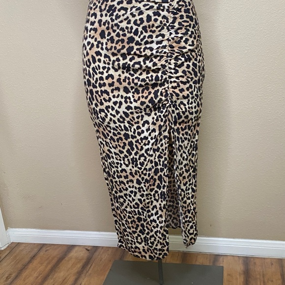 H&M leopard slit front shirred viscose maxi skirt 🐆💕6 - Picture 2 of 12